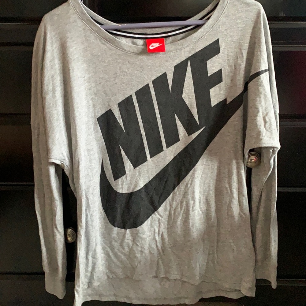 Nike women’s long sleeve shirt